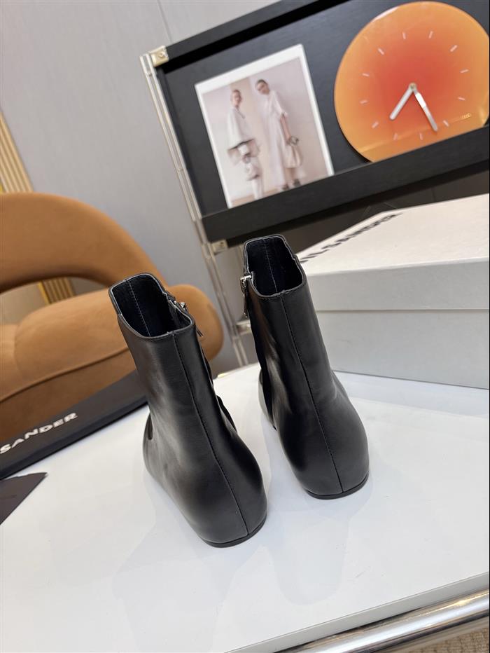 2025112818547949 360